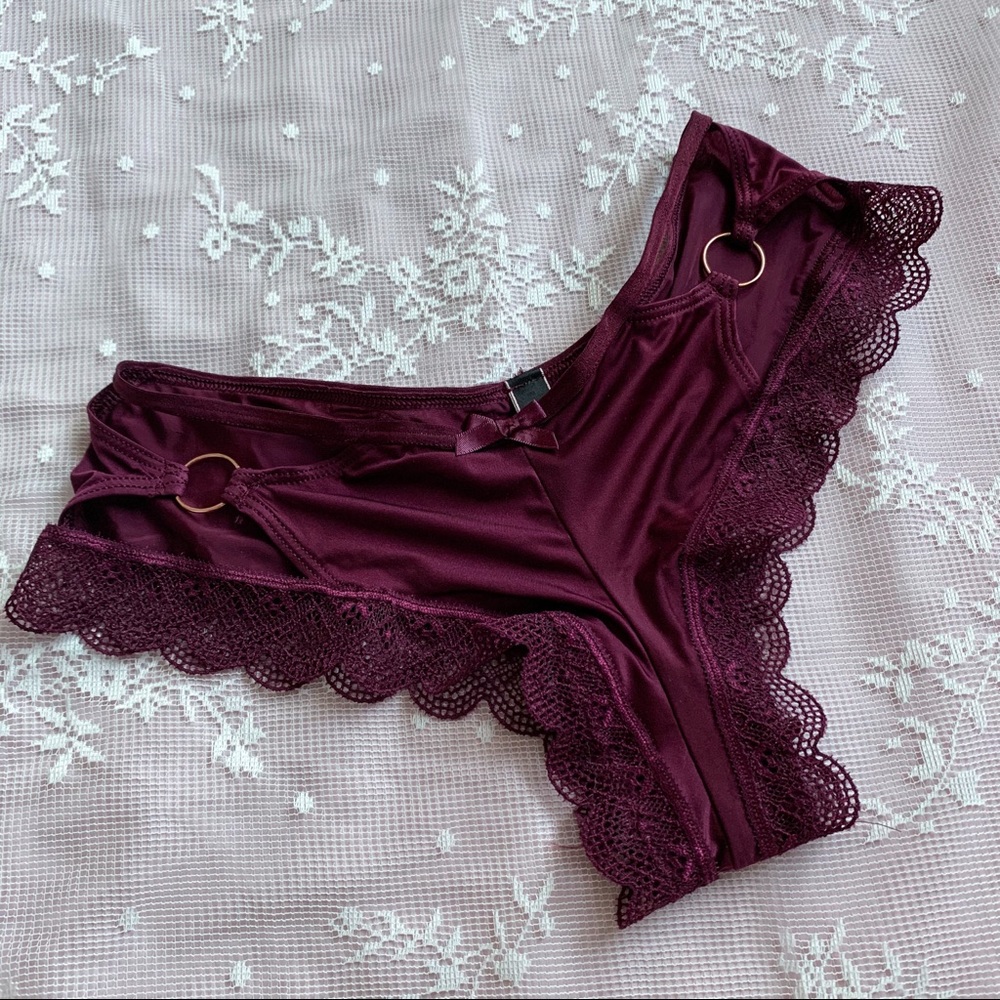 VS O ring panties